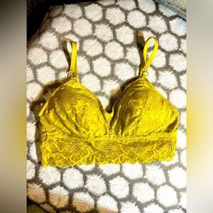 Aerie Yellow Lace Bra/ Bralette, lovely addition to your intimates. LG NWT